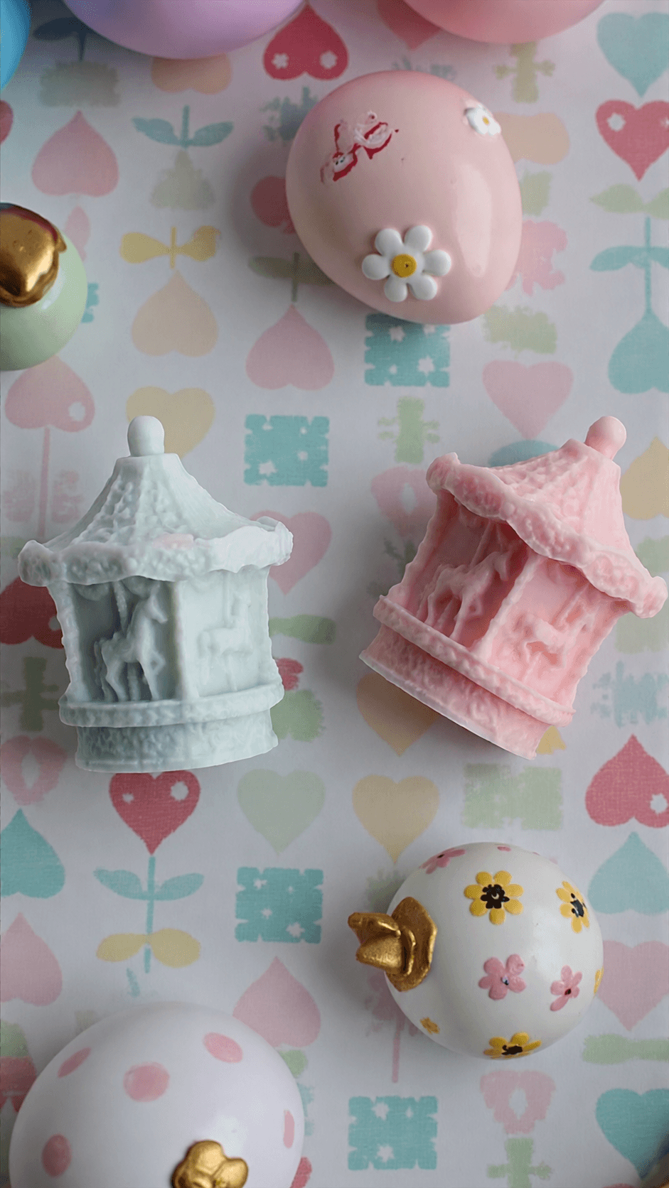 Mini carousel candle in pink and blue